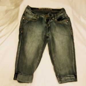 2C - Wallflower Bermuda Length jeans. Size 1.